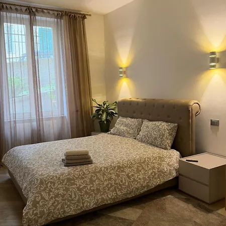Palazzi Private Entrance And Parking Appartement