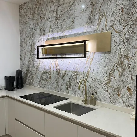 Palazzi Private Entrance And Parking Appartement